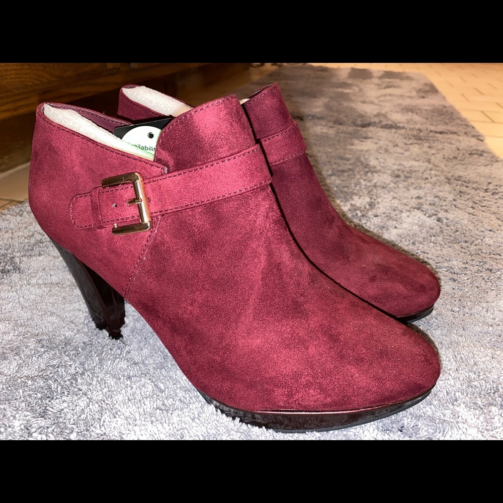 New maroon booties